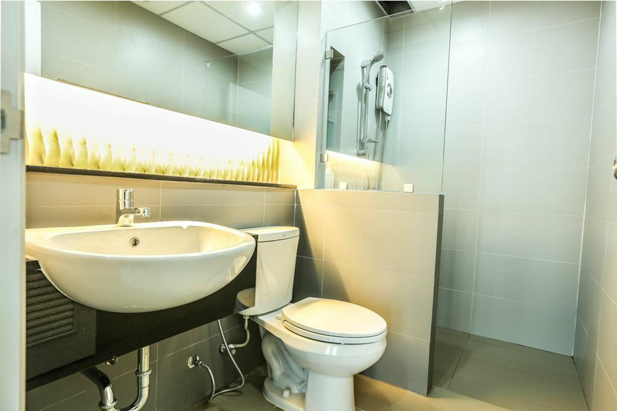 Central Place Serviced Apartment Angsila Csonburi Kültér fotó