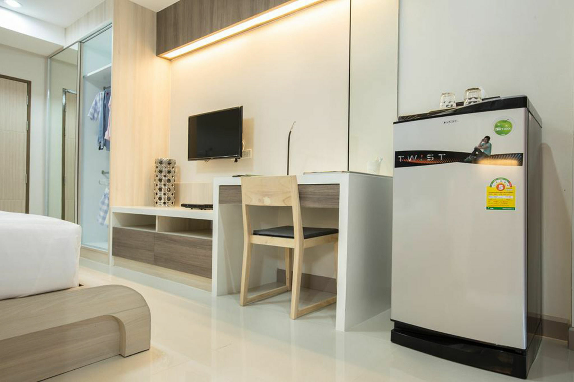 Central Place Serviced Apartment Angsila Csonburi Kültér fotó