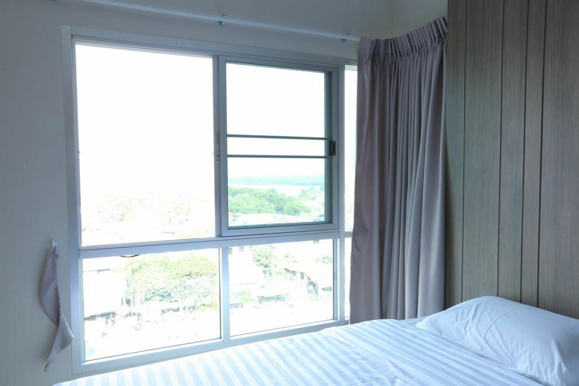 Central Place Serviced Apartment Angsila Csonburi Kültér fotó