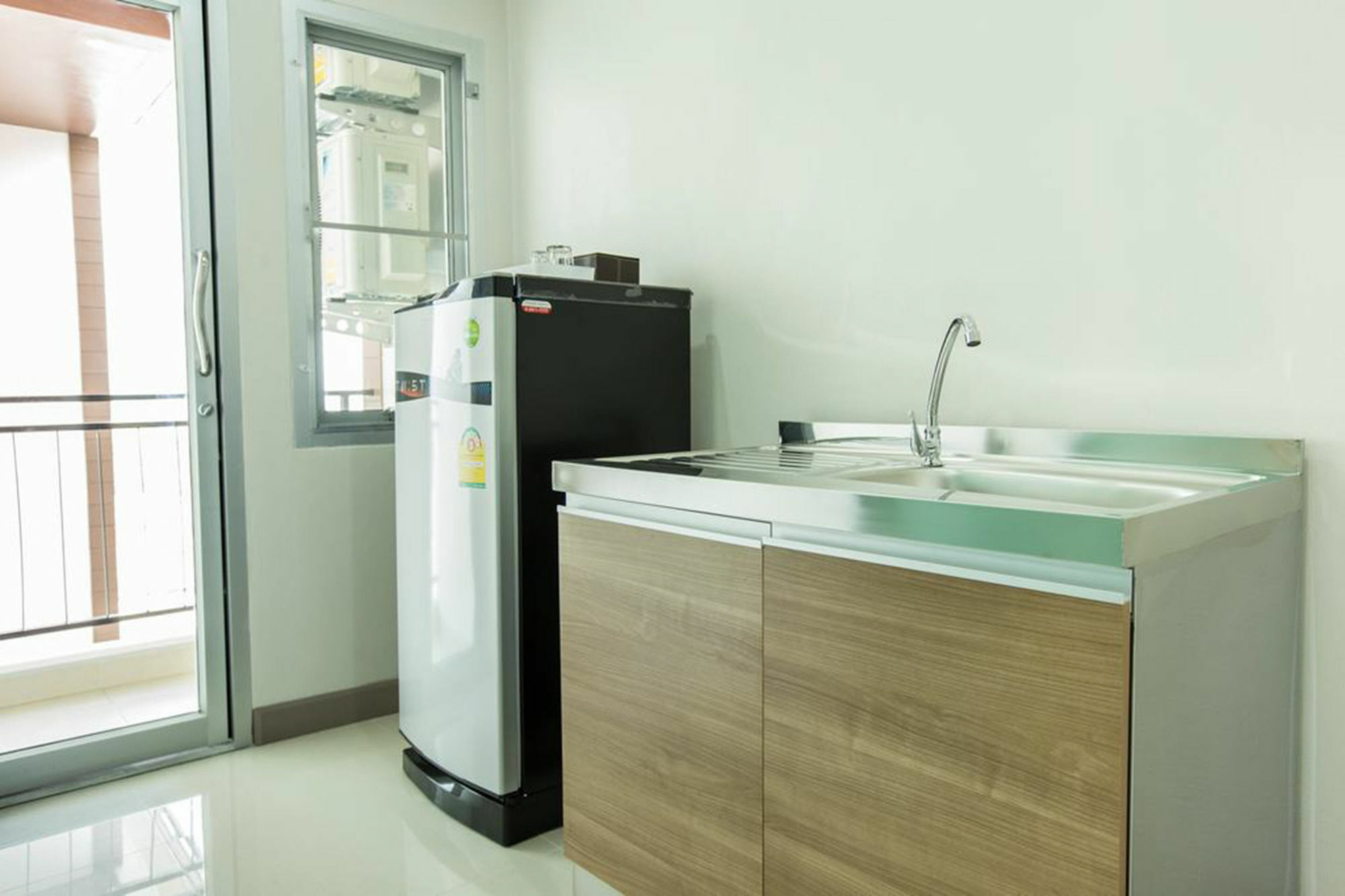 Central Place Serviced Apartment Angsila Csonburi Kültér fotó