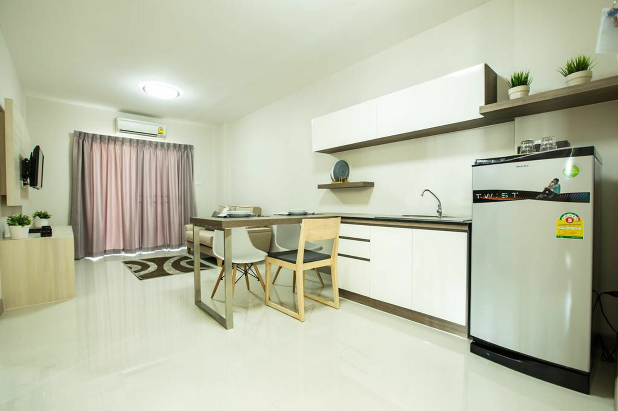 Central Place Serviced Apartment Angsila Csonburi Kültér fotó