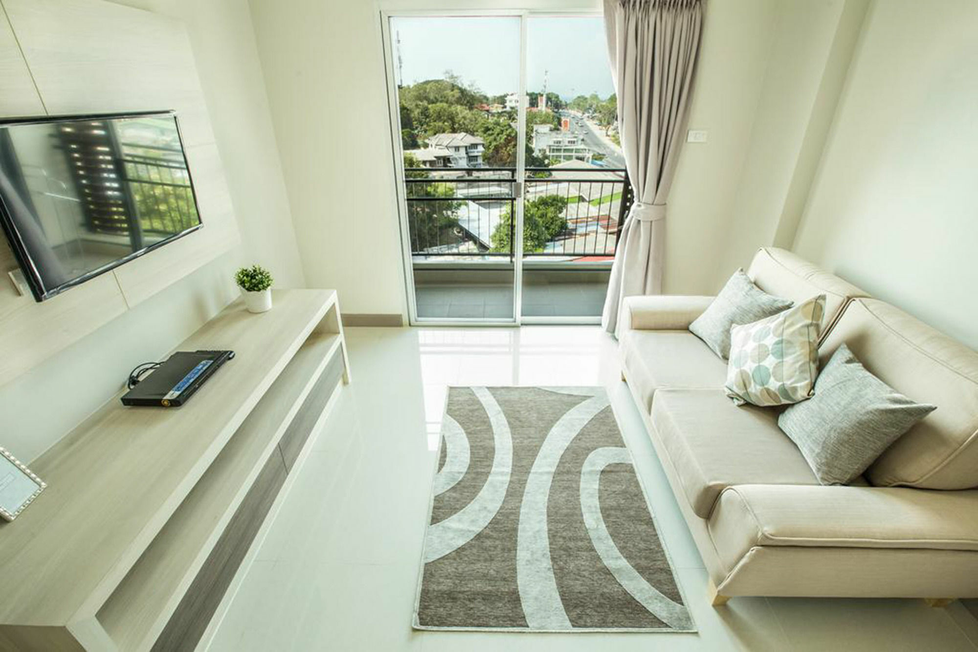 Central Place Serviced Apartment Angsila Csonburi Kültér fotó